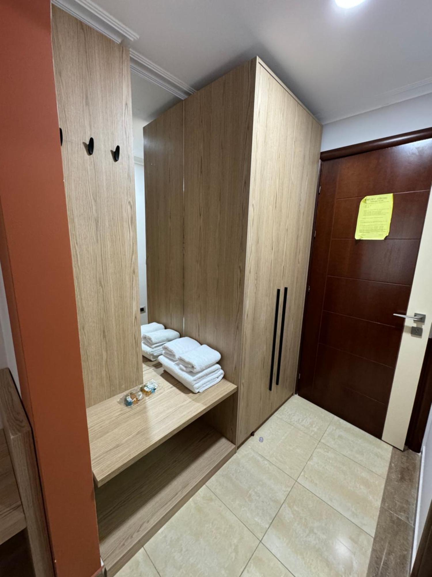 Hotel Lyhnidas Udenisht 외부 사진
