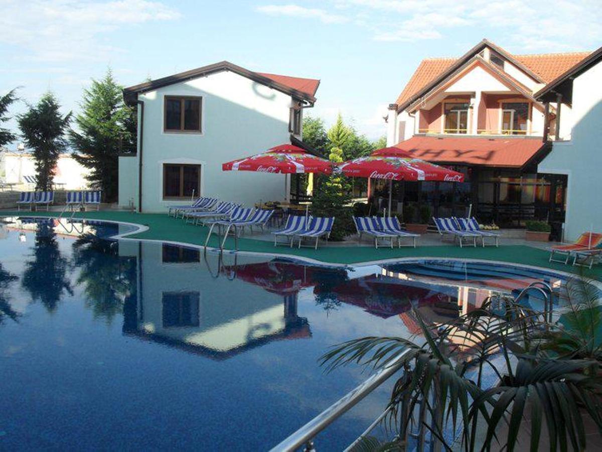 Hotel Lyhnidas Udenisht 외부 사진
