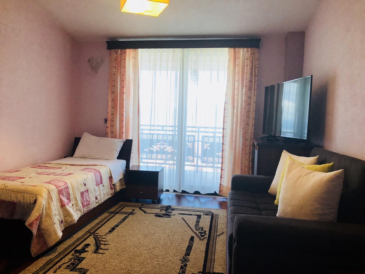 Hotel Lyhnidas Udenisht 외부 사진